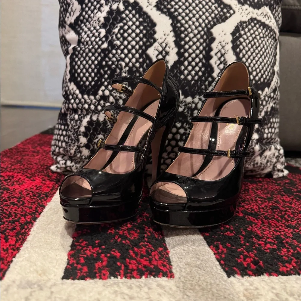 Gucci Lisbeth Patent Leather Pumps - Picture 3 of 8